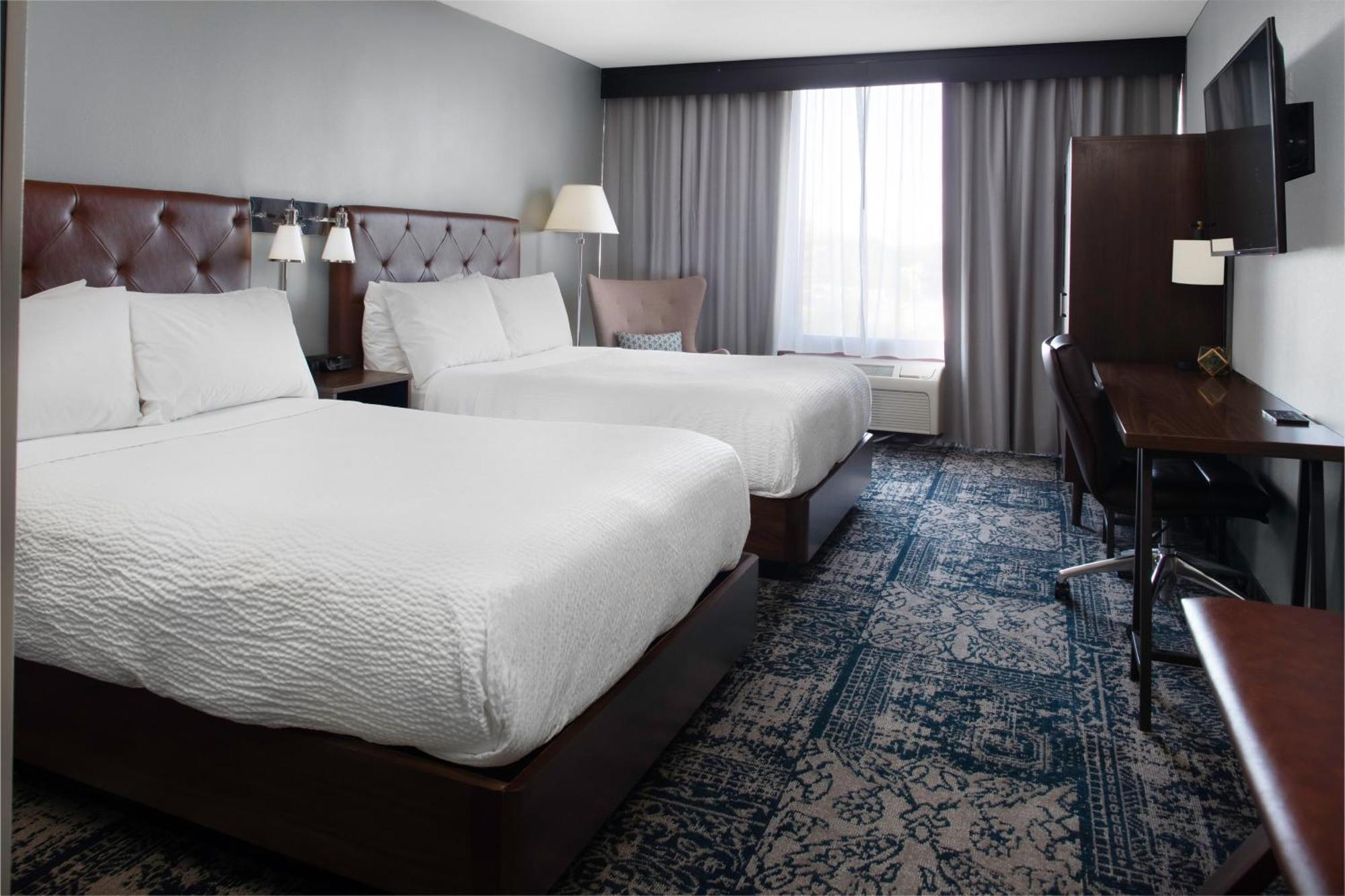 Hotel Four Points By Sheraton East 3*