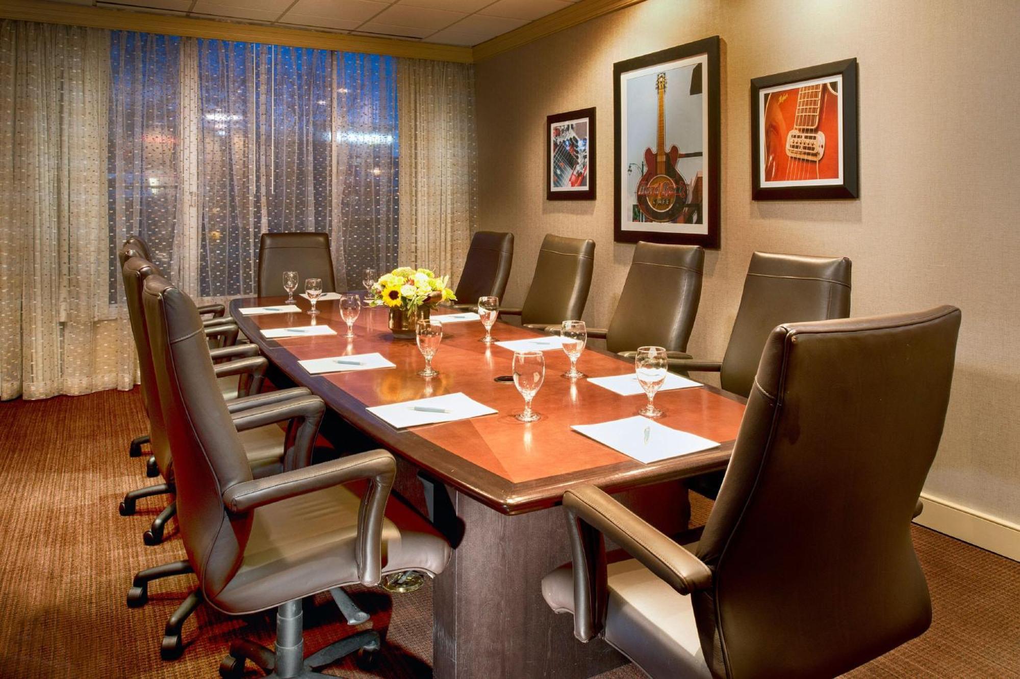 Four Points By Sheraton East 3*