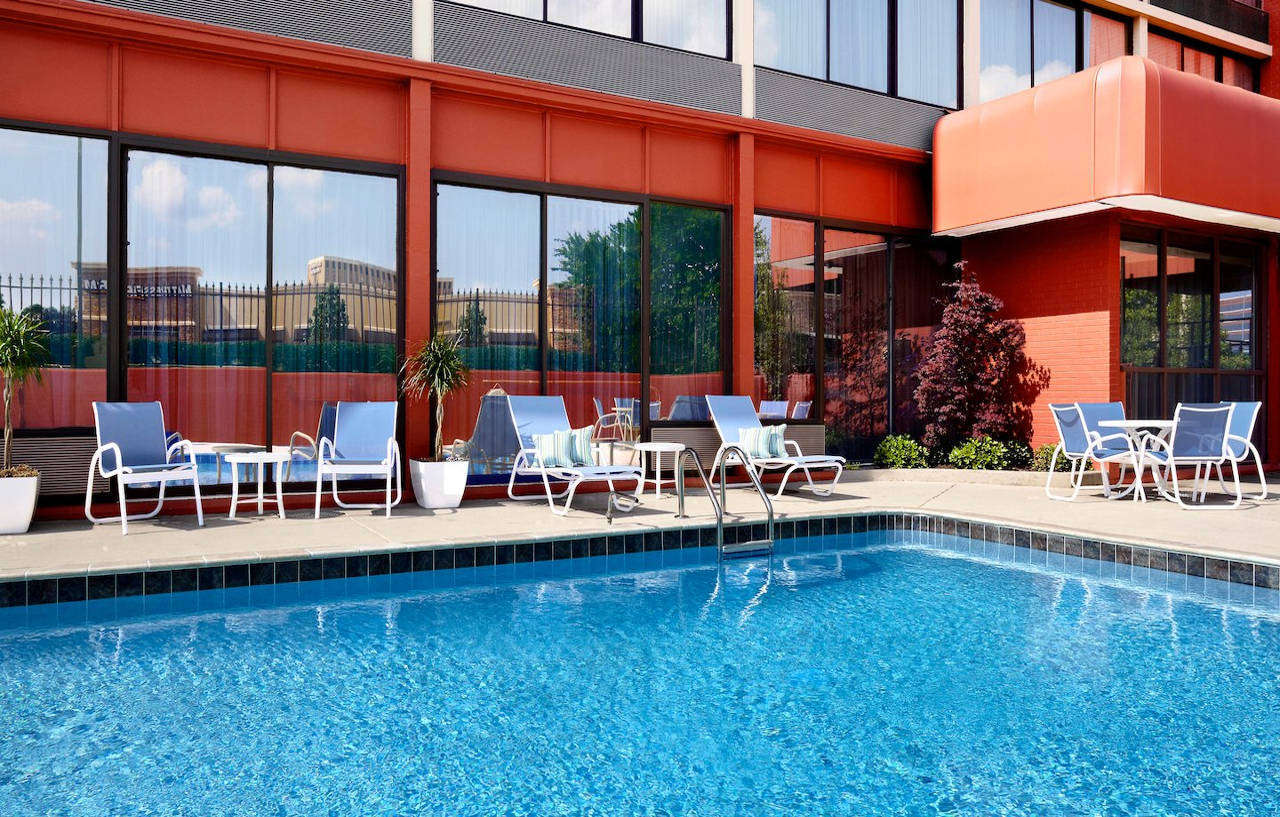 Four Points By Sheraton East Hotel